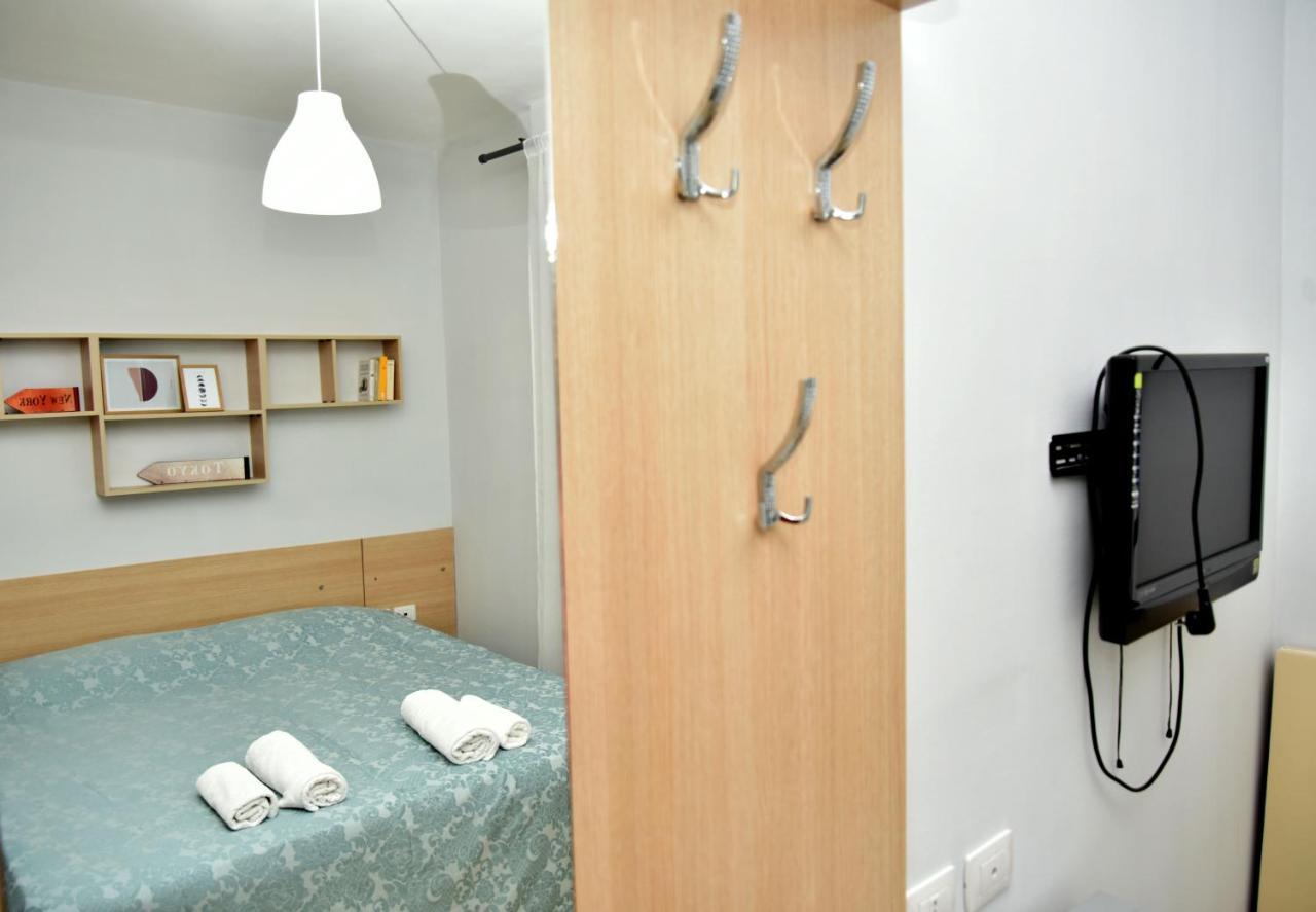 Arianiti Guesthouse Vlorë Buitenkant foto