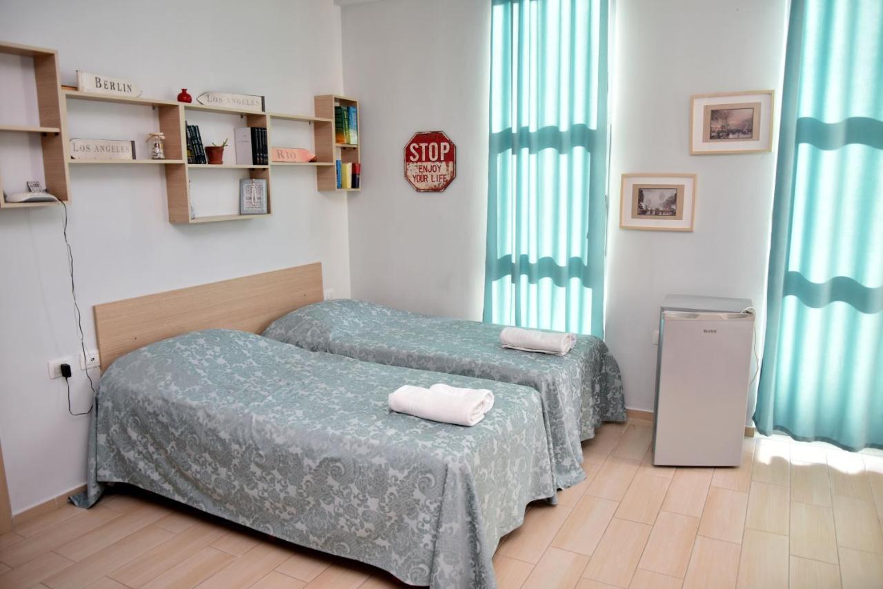 Arianiti Guesthouse Vlorë Buitenkant foto